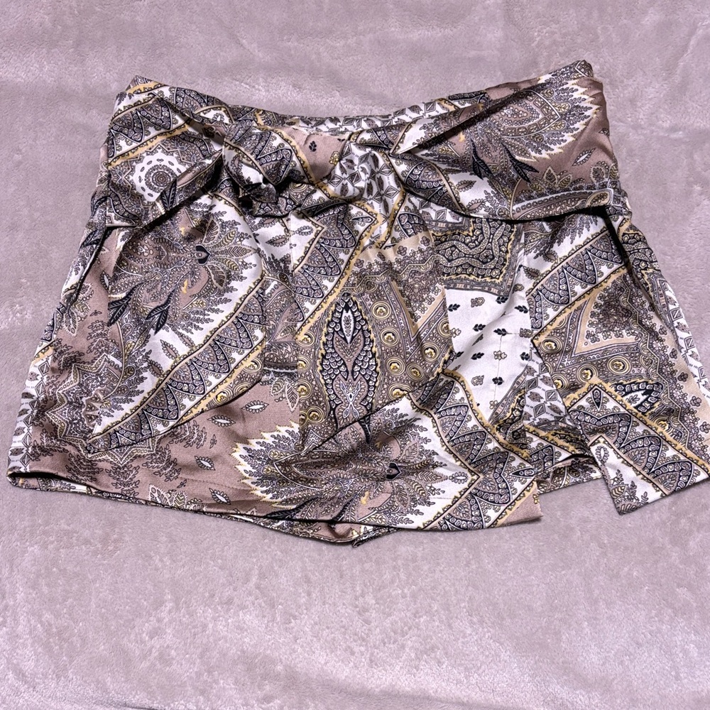 SOUTH MOON UNDER.. Sz Large…Brown Print Mini Skort W Sash & Side Zipper… NWOT